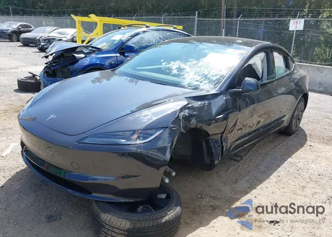 2024 Tesla Model 3 Long Range Dual Motor All-Wheel Drive/Rear-Wheel Drive z USA, uszkodzony, nr VIN 5YJ3E1EA0RF823760